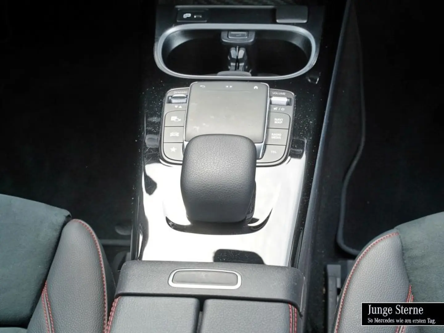 CLA 200 AMG SPUR+AMBIENTE+LED+SPIEGEL+PDC+TEMPOM