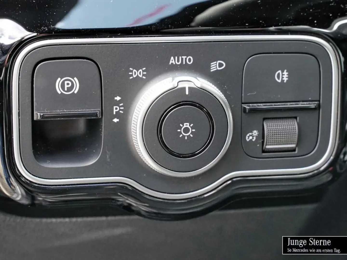 CLA 200 AMG SPUR+AMBIENTE+LED+SPIEGEL+PDC+TEMPOM
