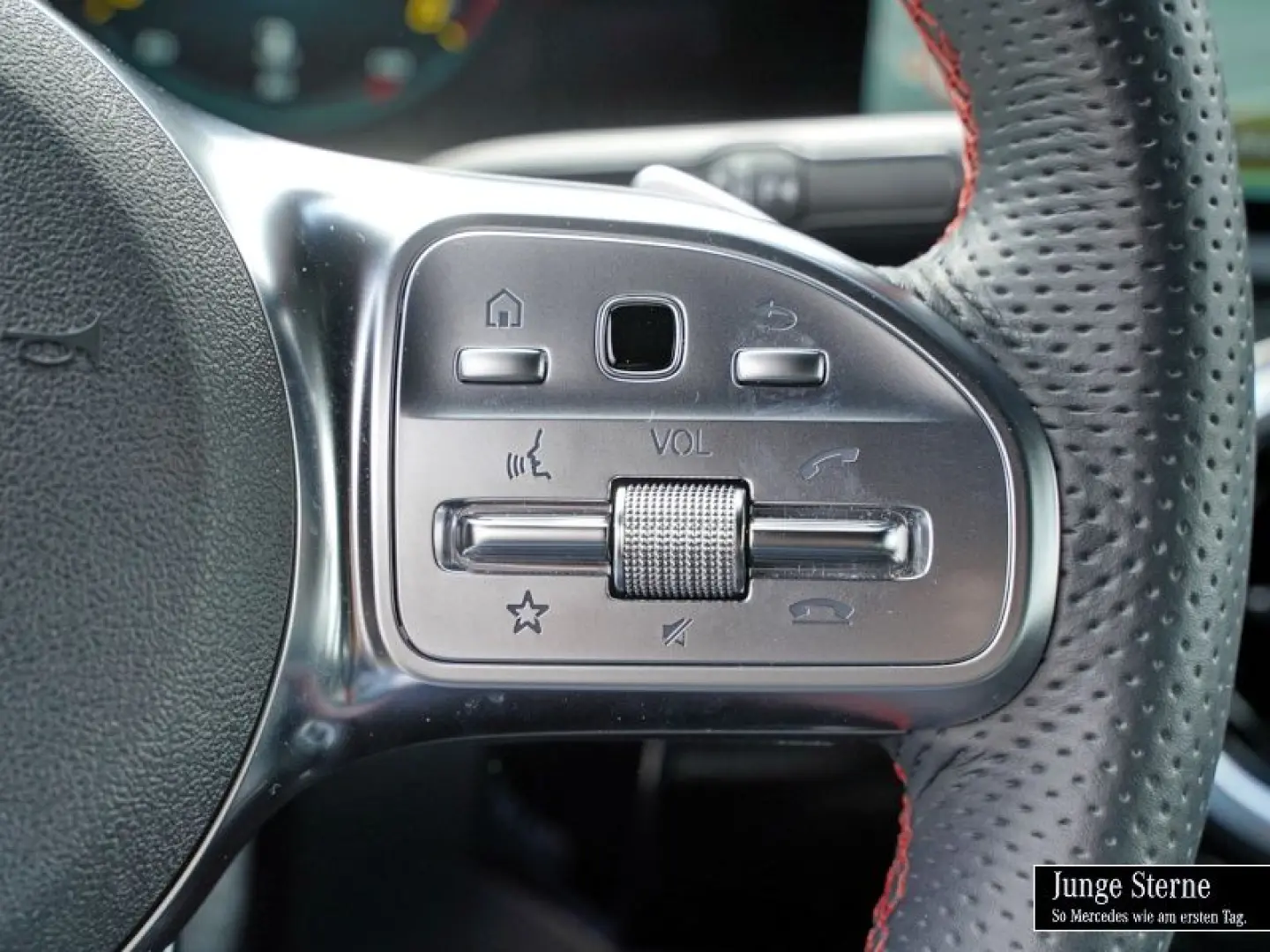 CLA 200 AMG SPUR+AMBIENTE+LED+SPIEGEL+PDC+TEMPOM