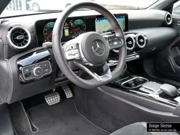 CLA 200 AMG SPUR+AMBIENTE+LED+SPIEGEL+PDC+TEMPOM