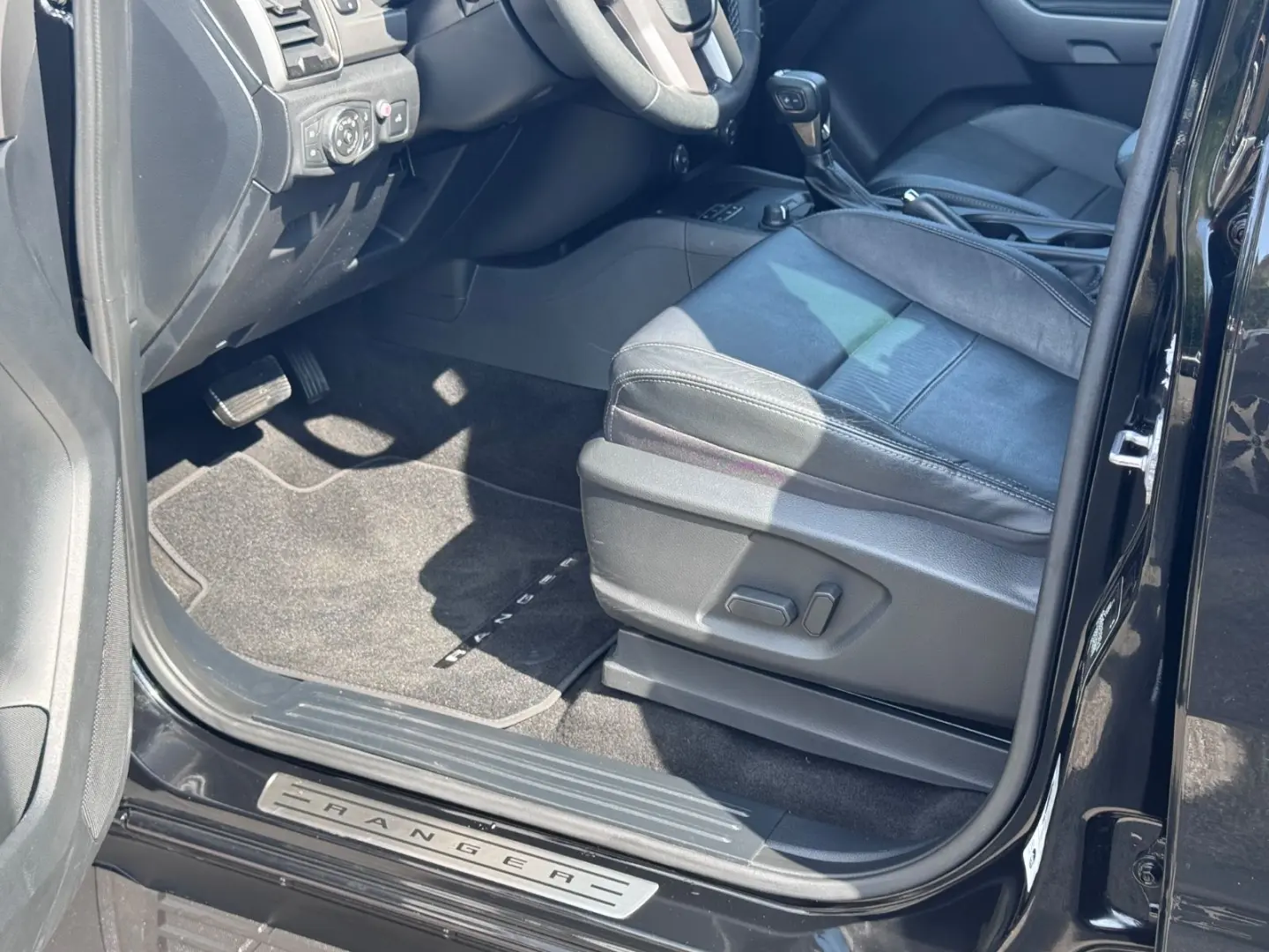 Ranger Limited Doppelkabine 4x4 LEDER,VOLL,CHROM