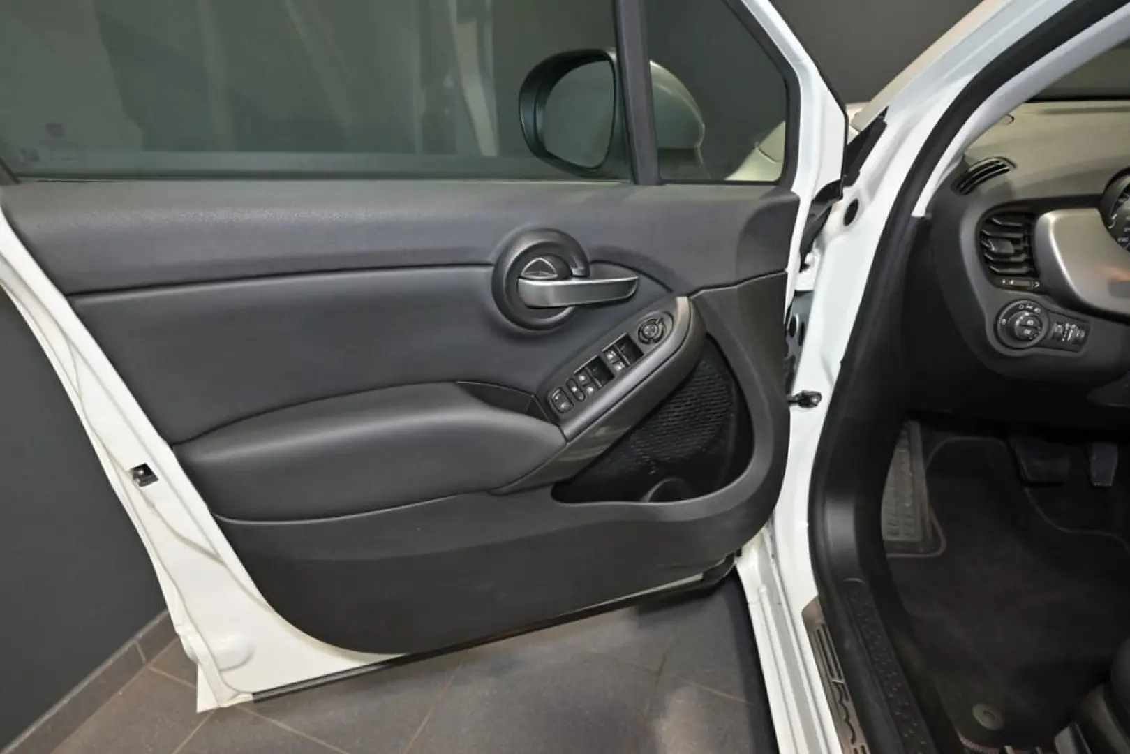 500X 1.5 GSE Mild-Hybrid Basis 4x2 NAVI/KAMERA