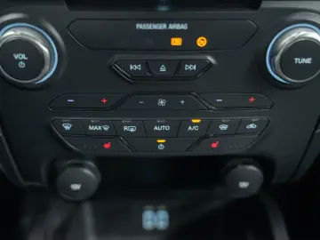 Ranger Panther Raptor DC 4x4 2.0TDCi*LED*NAVI*AH