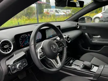 Mercedes-Benz CLA 200 Automat / Cameră / Virtual Cockpit
