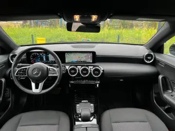 Mercedes-Benz CLA 200 Automat / Cameră / Virtual Cockpit