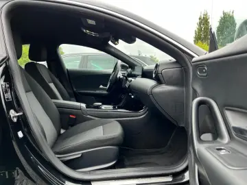 Mercedes-Benz CLA 200 Automat / Cameră / Virtual Cockpit