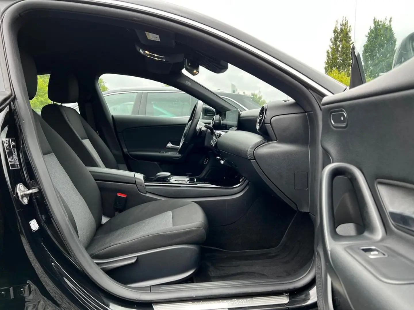 Mercedes-Benz CLA 200 Automat / Cameră / Virtual Cockpit