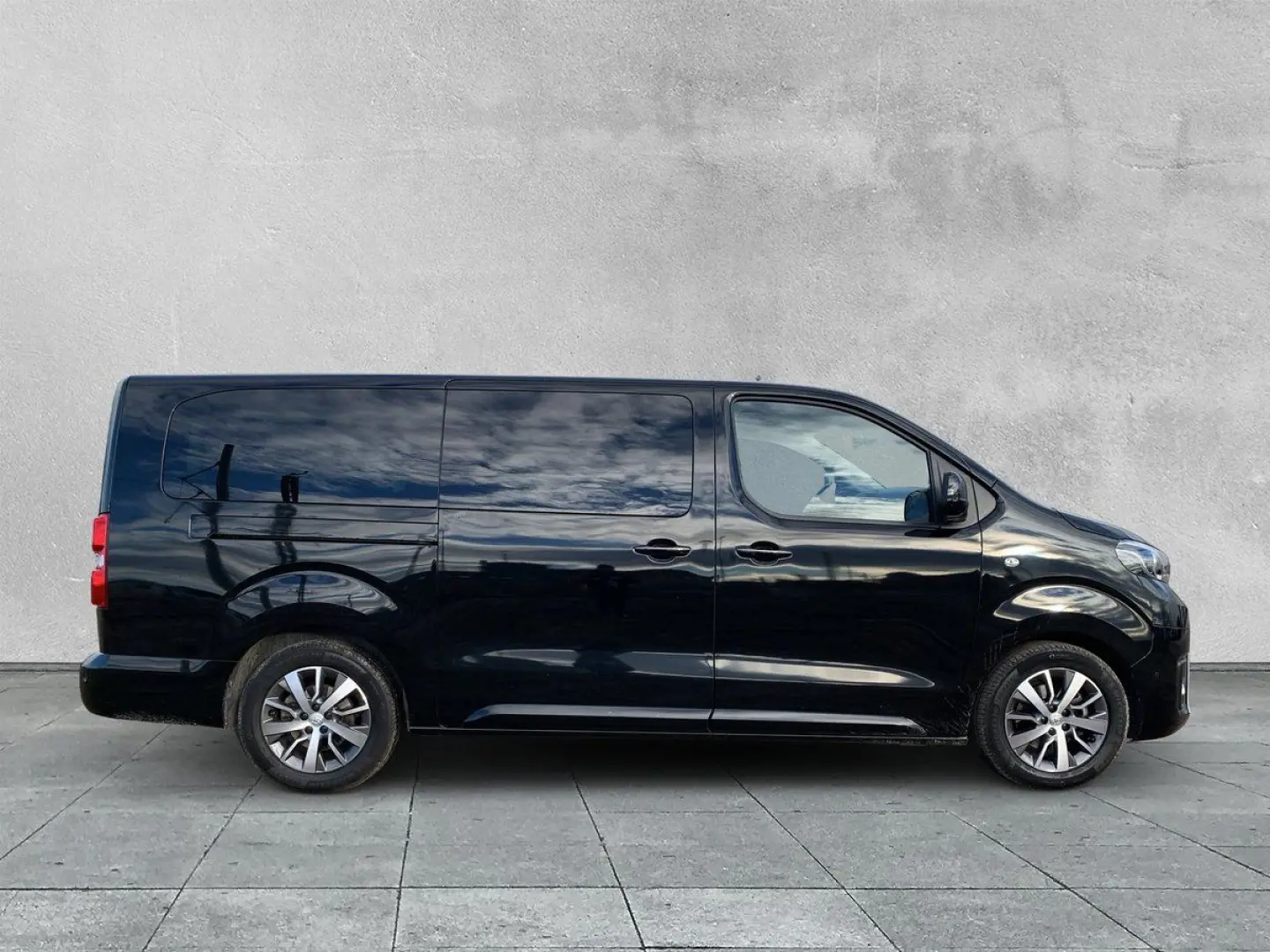 Proace Verso 2.0 D-4D L2 Executive NAVI+SHZ+APP