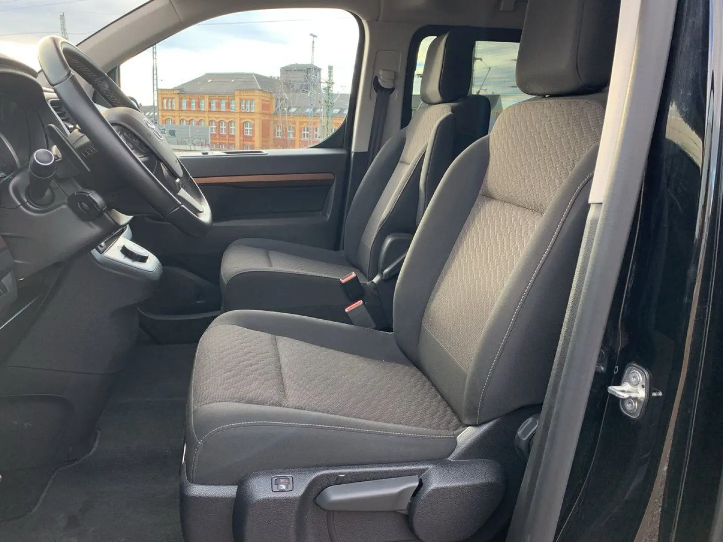 Proace Verso 2.0 D-4D L2 Executive NAVI+SHZ+APP