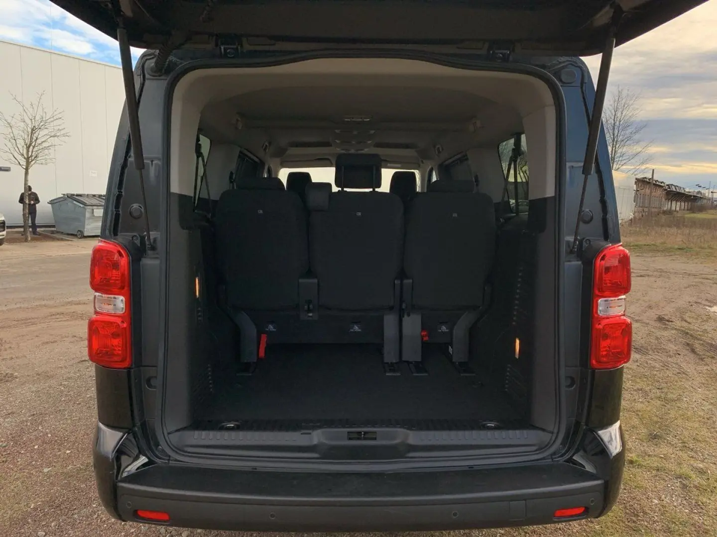 Proace Verso 2.0 D-4D L2 Executive NAVI+SHZ+APP