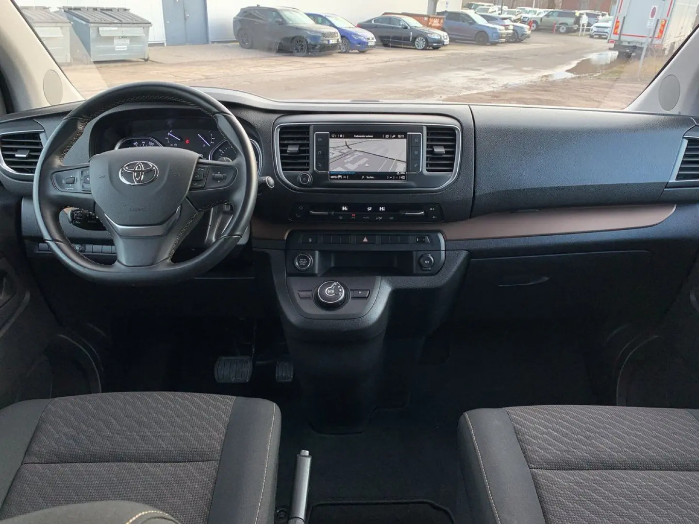 Proace Verso 2.0 D-4D L2 Executive NAVI+SHZ+APP
