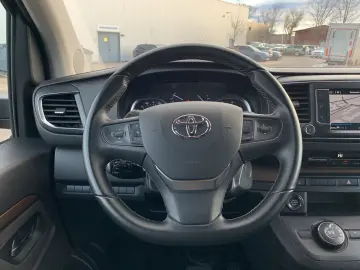 Proace Verso 2.0 D-4D L2 Executive NAVI+SHZ+APP