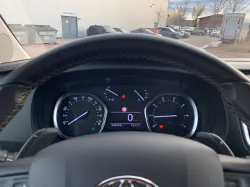 Proace Verso 2.0 D-4D L2 Executive NAVI+SHZ+APP