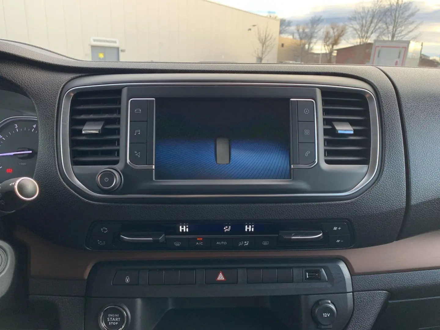 Proace Verso 2.0 D-4D L2 Executive NAVI+SHZ+APP