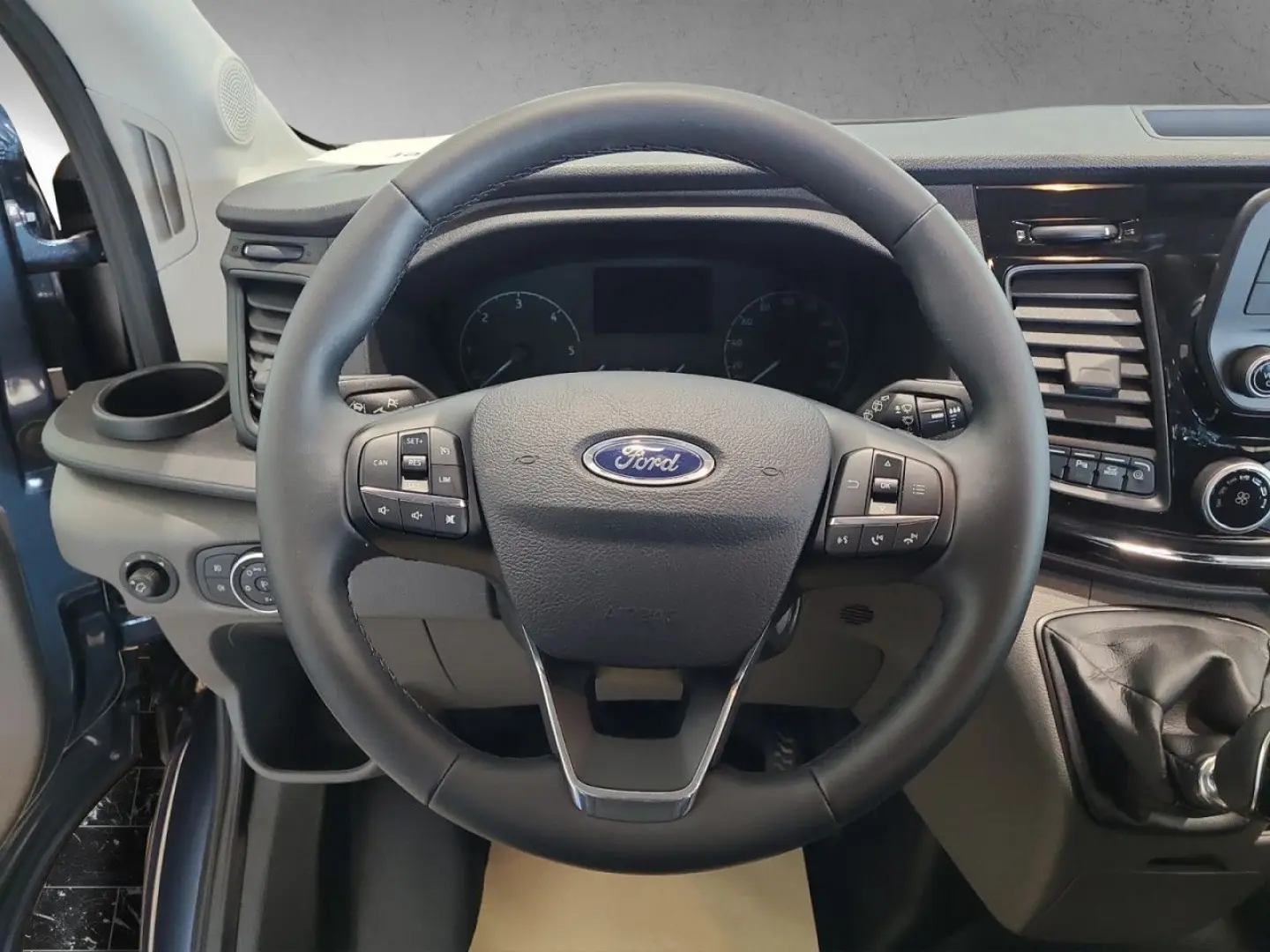 Transit Trail Kombi 350 L3 8-Sitzer Bluetooth