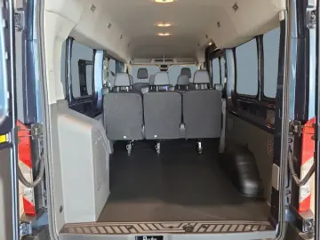 Transit Trail Kombi 350 L3 8-Sitzer Bluetooth