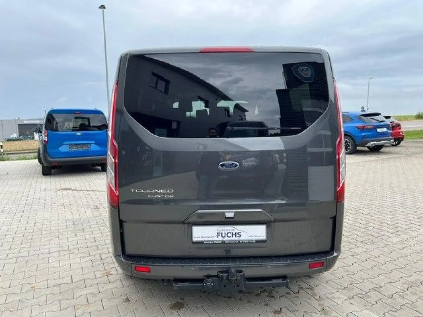 Tourneo Custom 320 L2 Titanium FGS 8-Fach