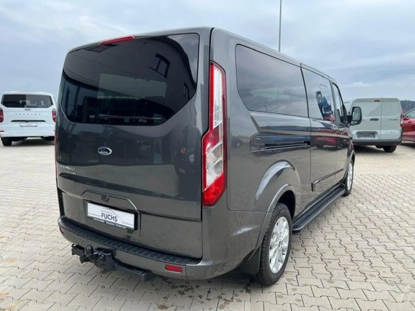 Tourneo Custom 320 L2 Titanium FGS 8-Fach