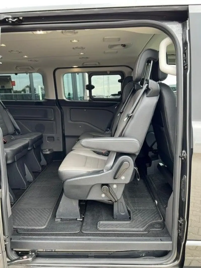 Tourneo Custom 320 L2 Titanium FGS 8-Fach