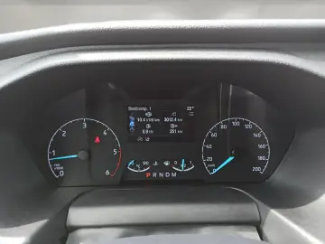 Custom L2 Trend 2.0L / 9-Sitzer / Apple-Car-Play