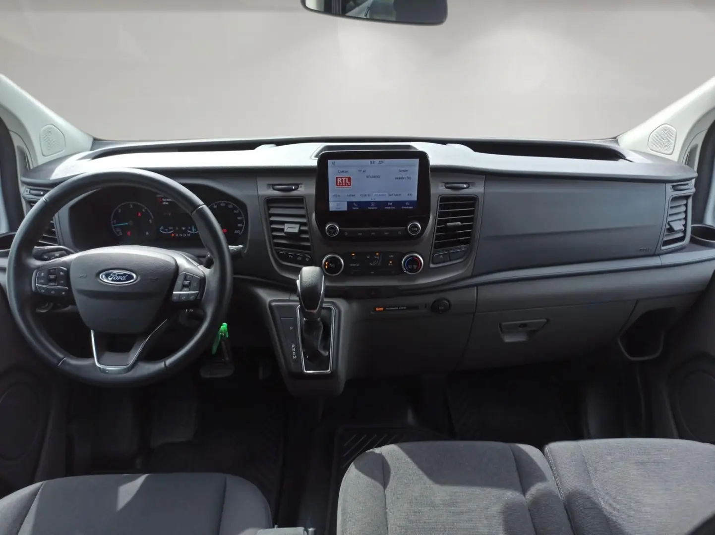 Custom L2 Trend 2.0L / 9-Sitzer / Apple-Car-Play