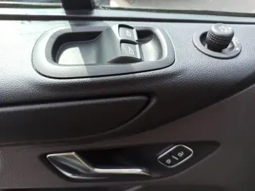 Custom L2 Trend 2.0L / 9-Sitzer / Apple-Car-Play