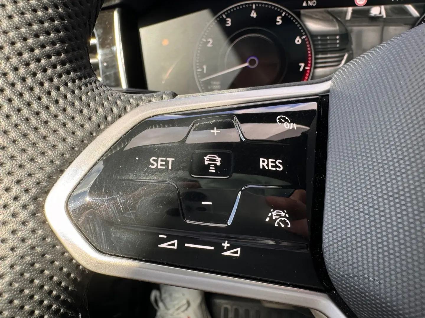 Touareg 3.0 TSI R-Line 4M Leder|NAV|AHK|HUD