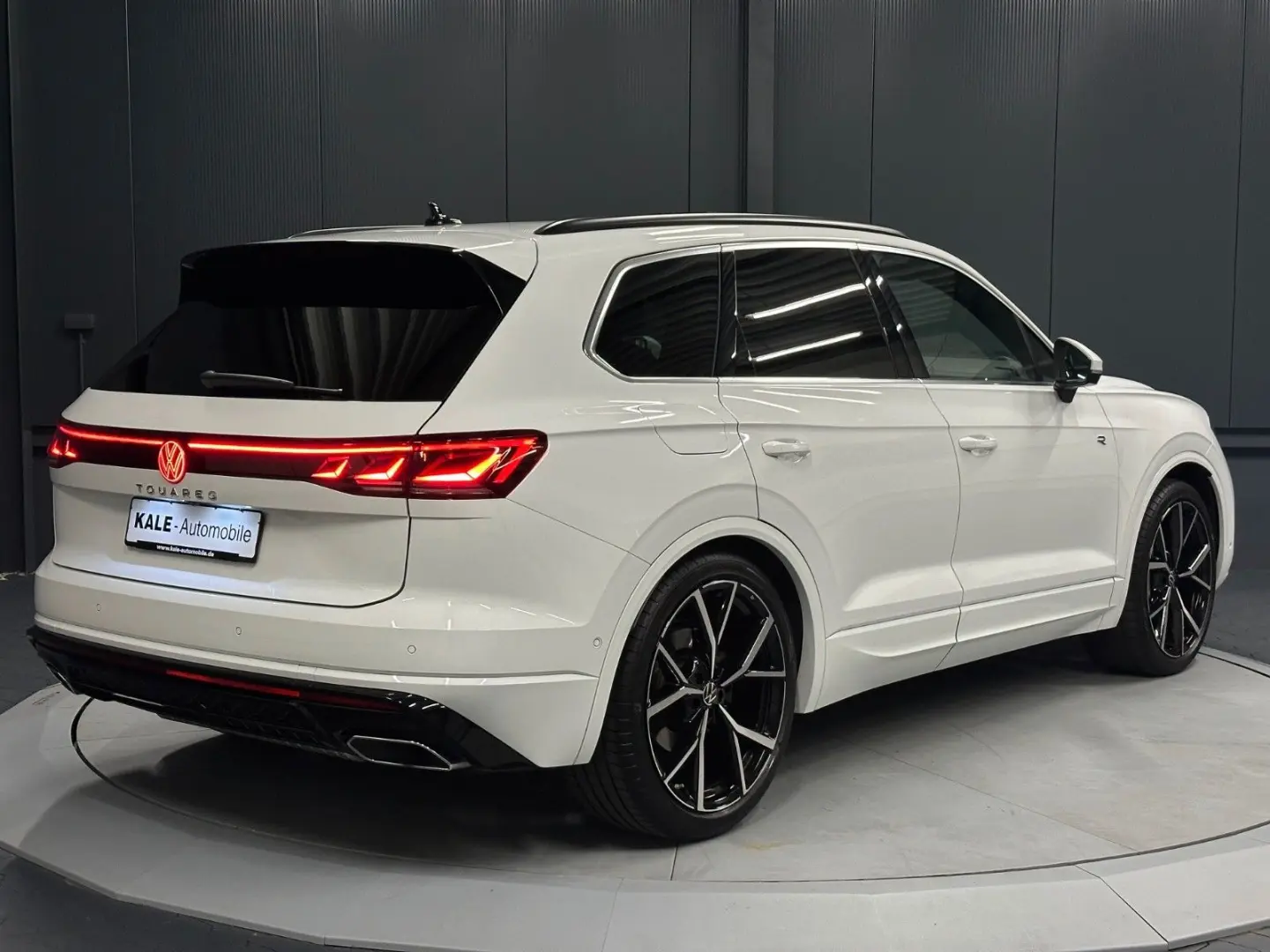 Touareg R-Line 4Motion*22Zoll*NP:110.930 EUR !!!