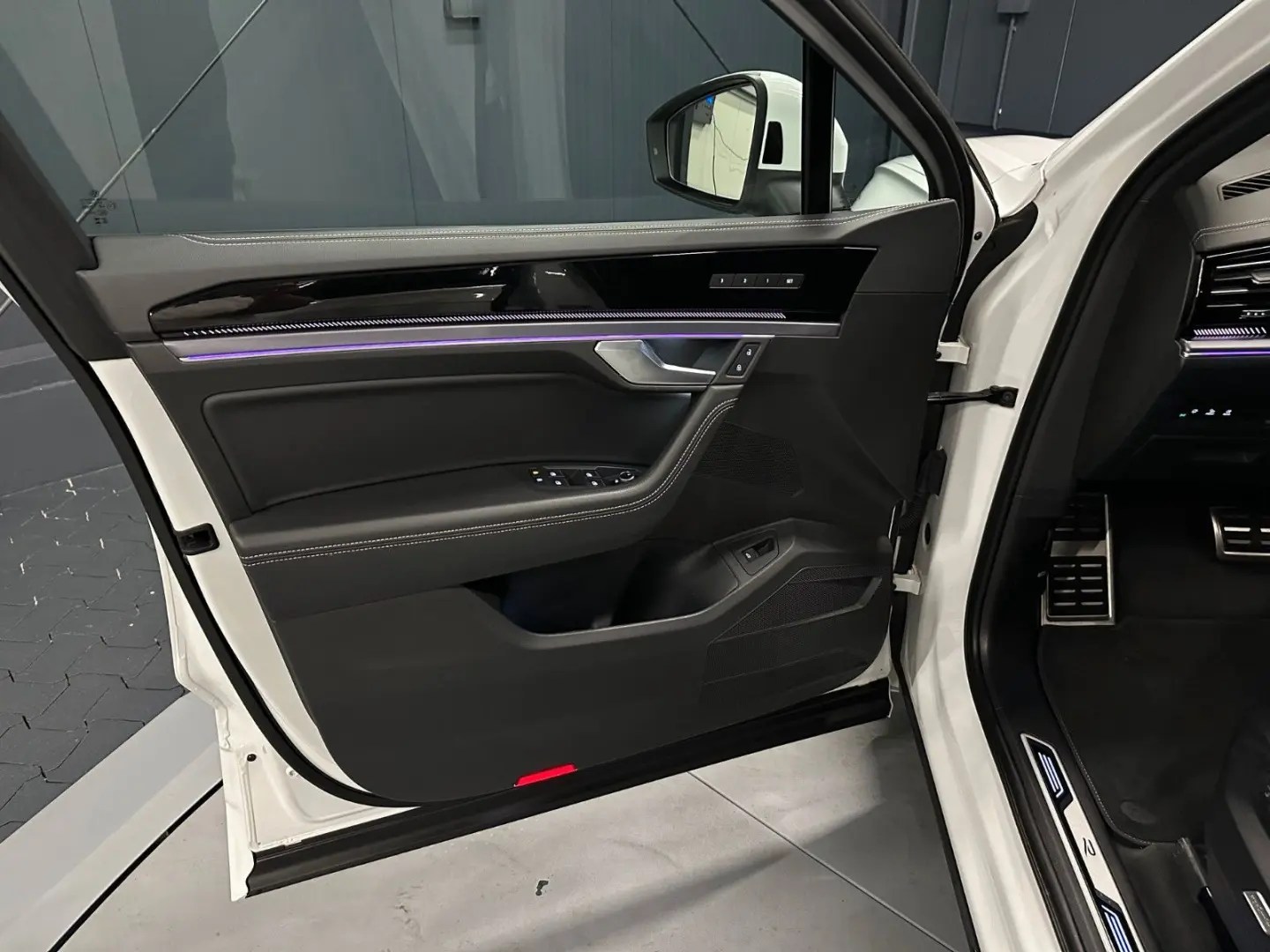 Touareg R-Line 4Motion*22Zoll*NP:110.930 EUR !!!