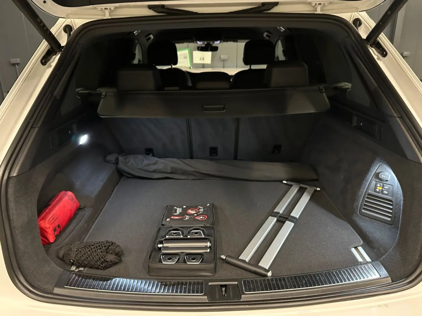 Touareg R-Line 4Motion*22Zoll*NP:110.930 EUR !!!