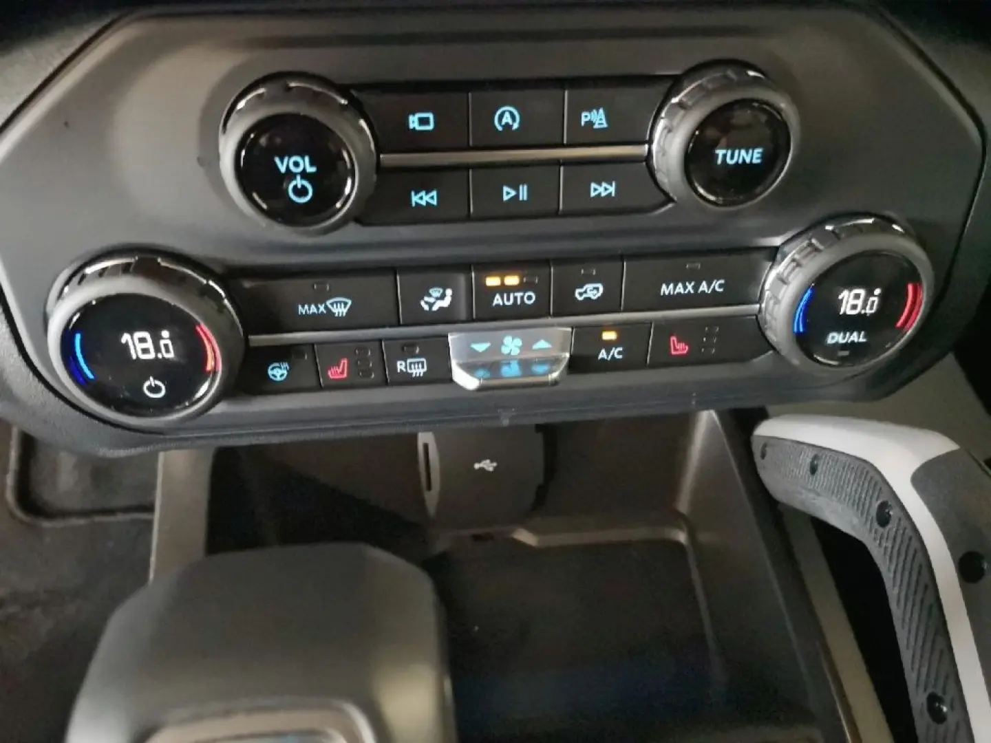 Bronco OUTER BANKS NAVI / LED / ACC / KAMERA /