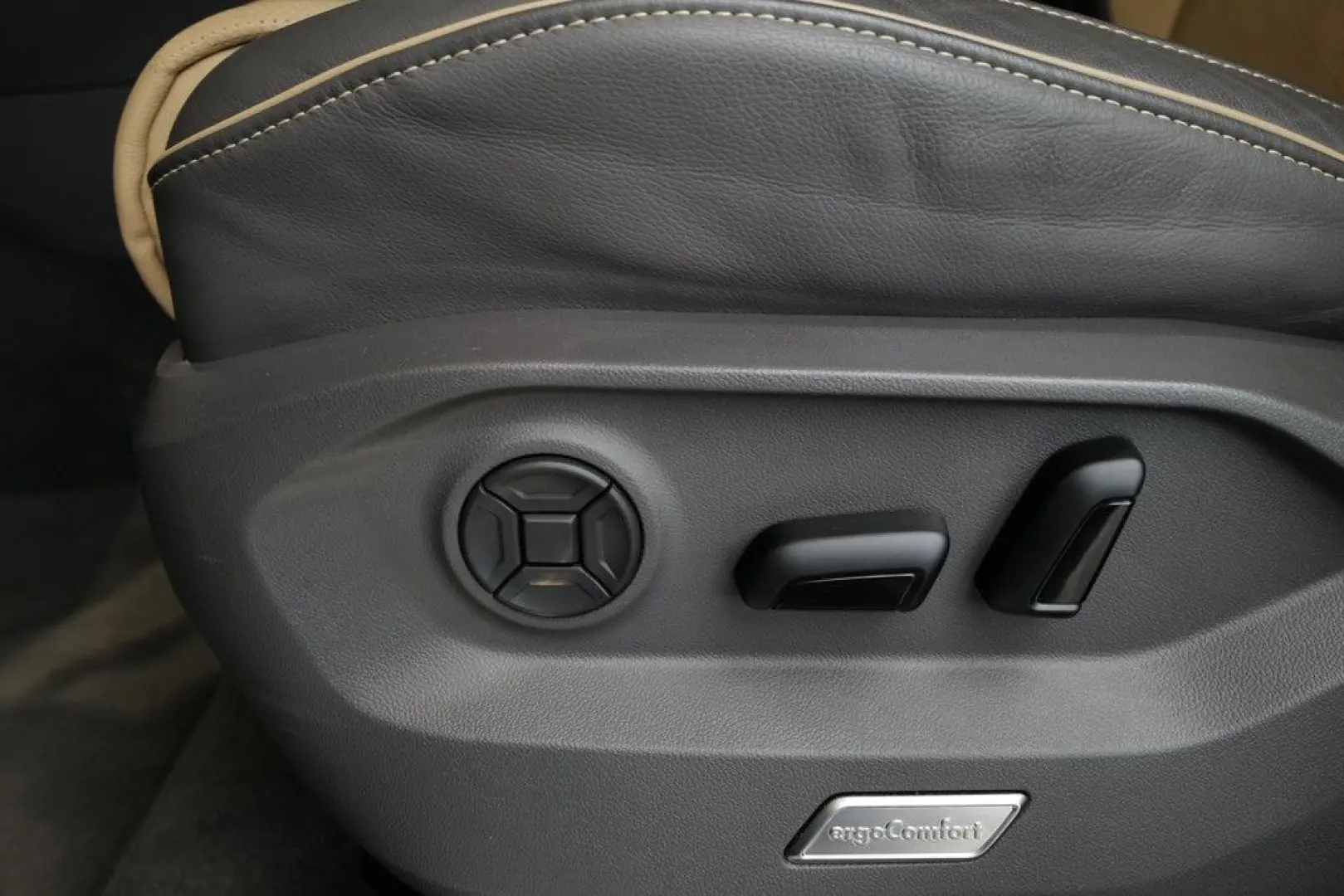 Touareg 3.0TDI Elegance AHK Allradlenkung Matrix