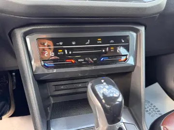 VOLKSWAGEN Tiguan 2.0 TDI SCR 4MOTION DSG Elegance