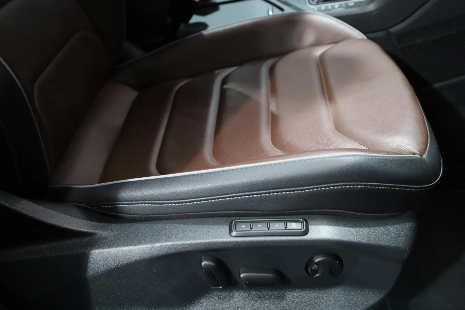 VOLKSWAGEN Tiguan 2.0 TDI SCR 4MOTION DSG Elegance