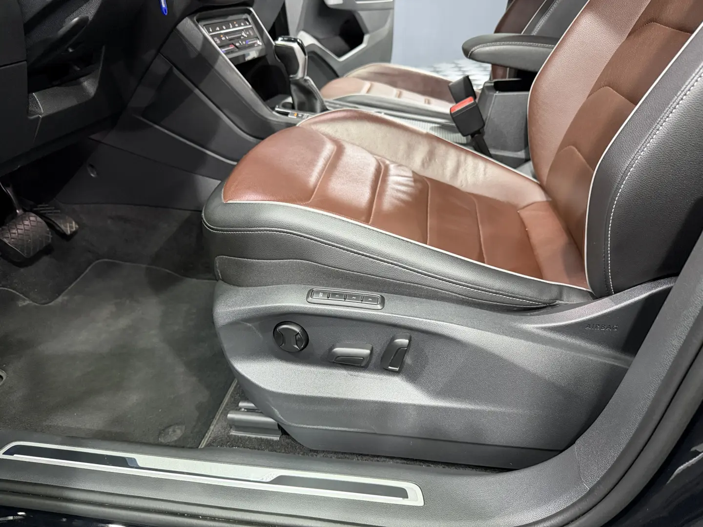 VOLKSWAGEN Tiguan 2.0 TDI SCR 4MOTION DSG Elegance