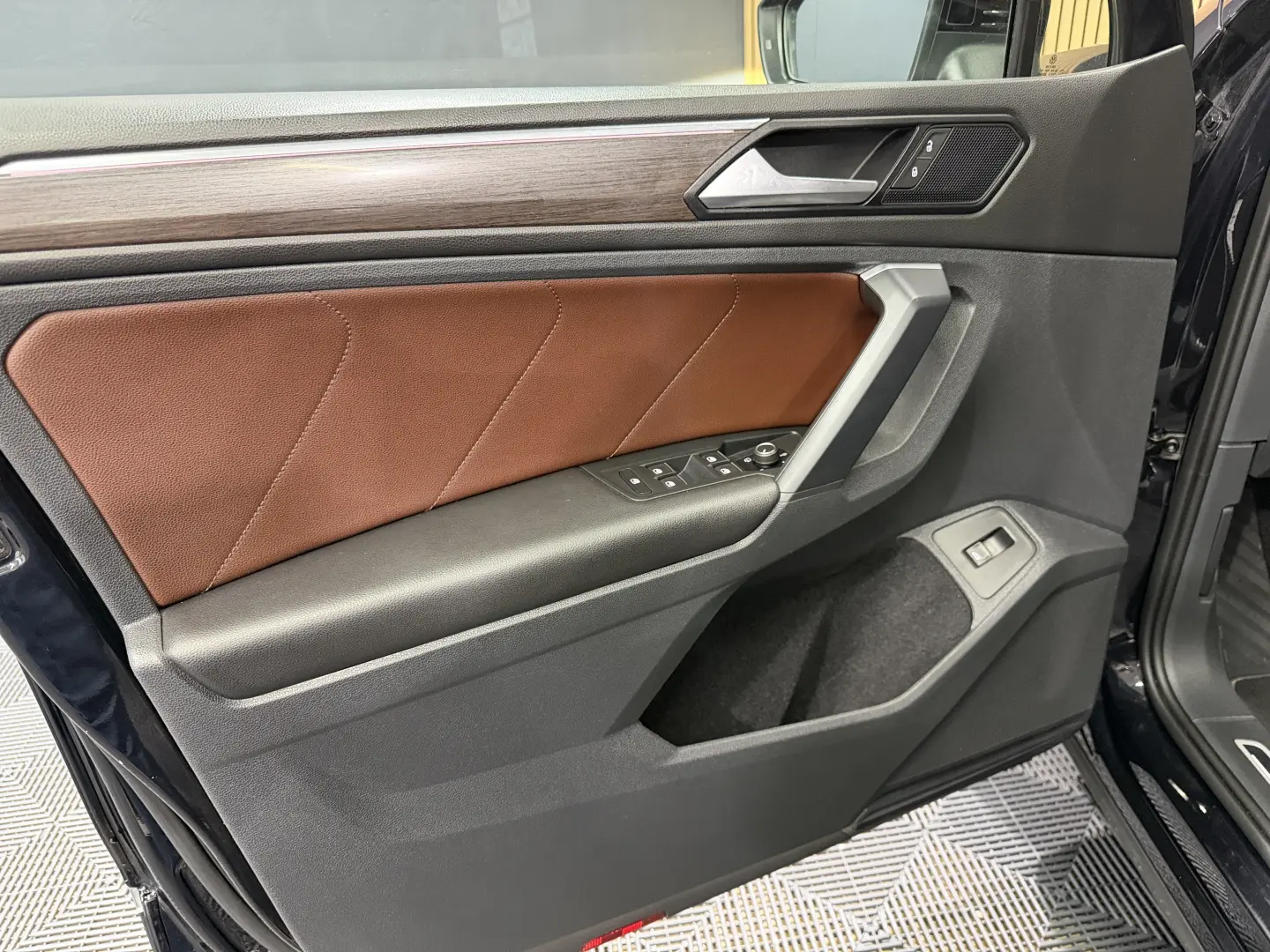 VOLKSWAGEN Tiguan 2.0 TDI SCR 4MOTION DSG Elegance