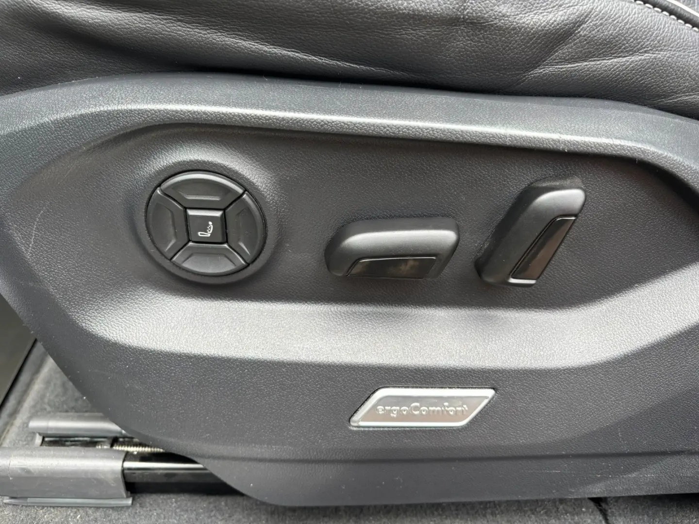 Touareg Elegance 4MO*PANO*StHz*AHK*MEMO-Pk.*VOLL