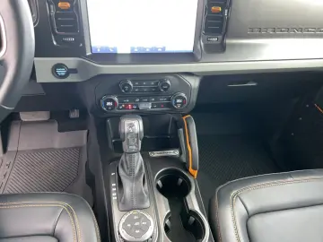 Bronco 2.7 V6 Badlands Navi Sync4 Hifi B&O Kamra