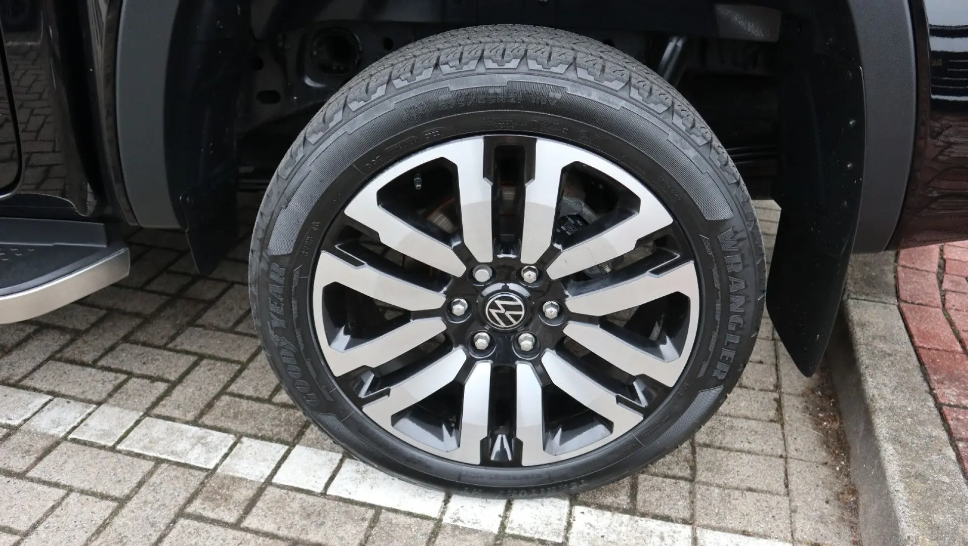 Amarok 3.0 TDI Aventura Doppelkab 4M-LED-LKZ-AHK