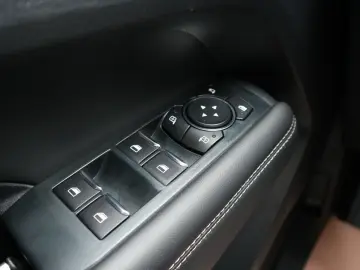 Amarok 3.0 TDI Aventura Doppelkab 4M-LED-LKZ-AHK