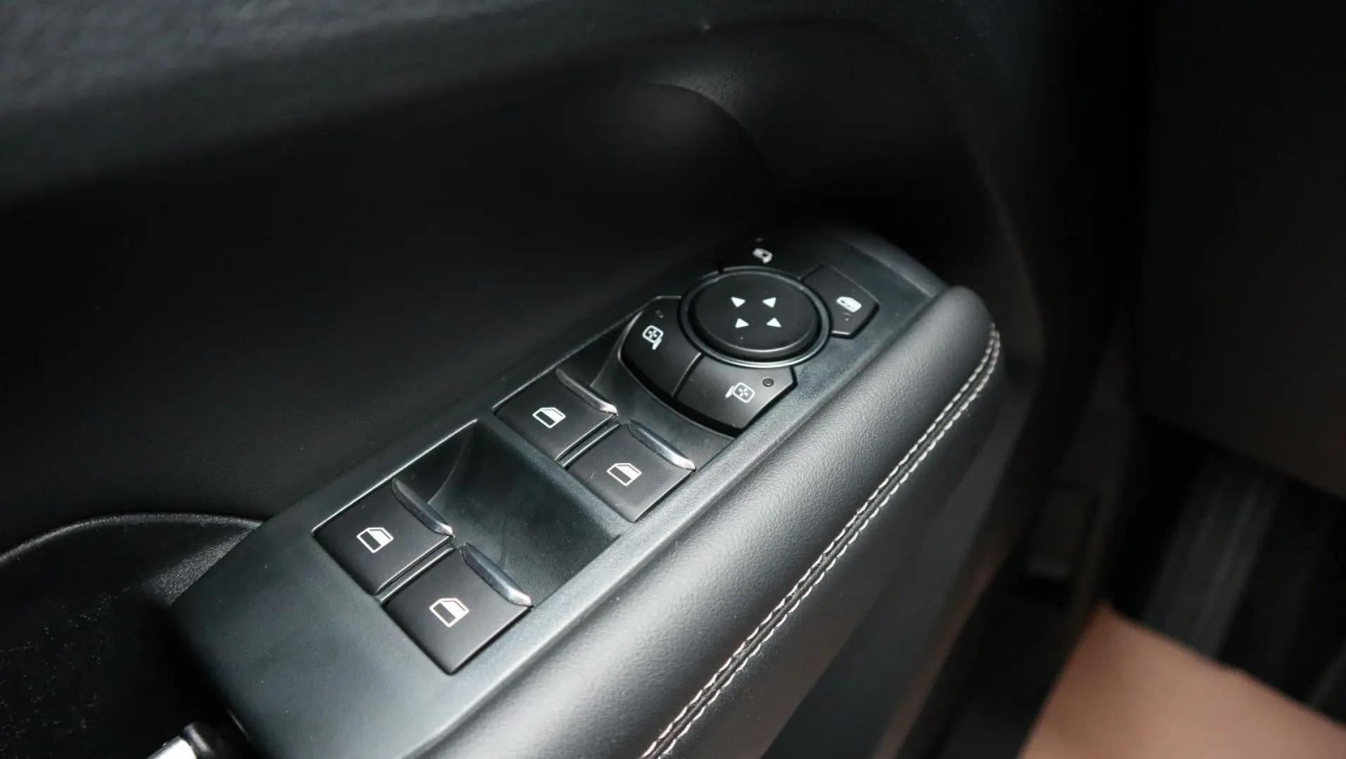 Amarok 3.0 TDI Aventura Doppelkab 4M-LED-LKZ-AHK