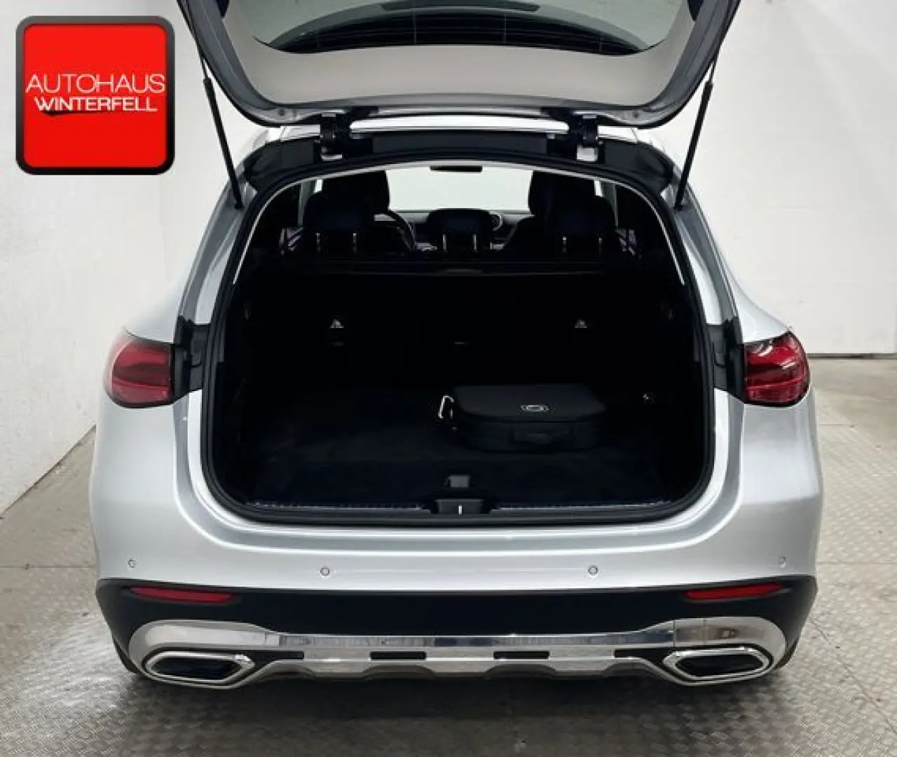 GLC 300 e 4M AVANTGARDE MEMO+MASSAGE+BURMESTER+