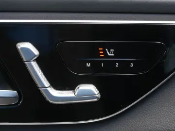 GLC 300 4M AMG|NAV|KEYL|PANO|AHK|LED|360°|MEMORY