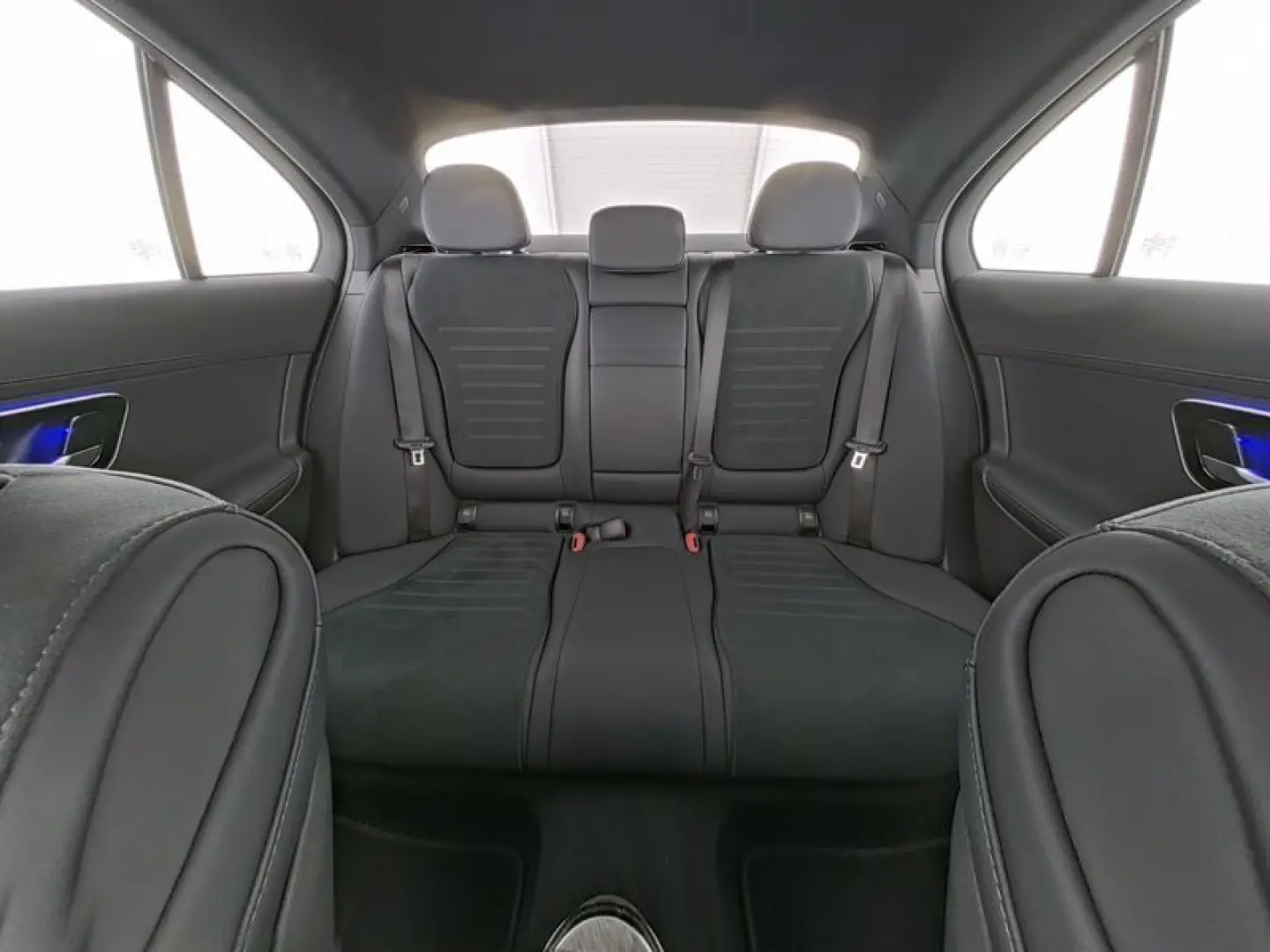 C 180 AMG+DIGITAL LIGHT+NAV+360°+AMBIENTE+18