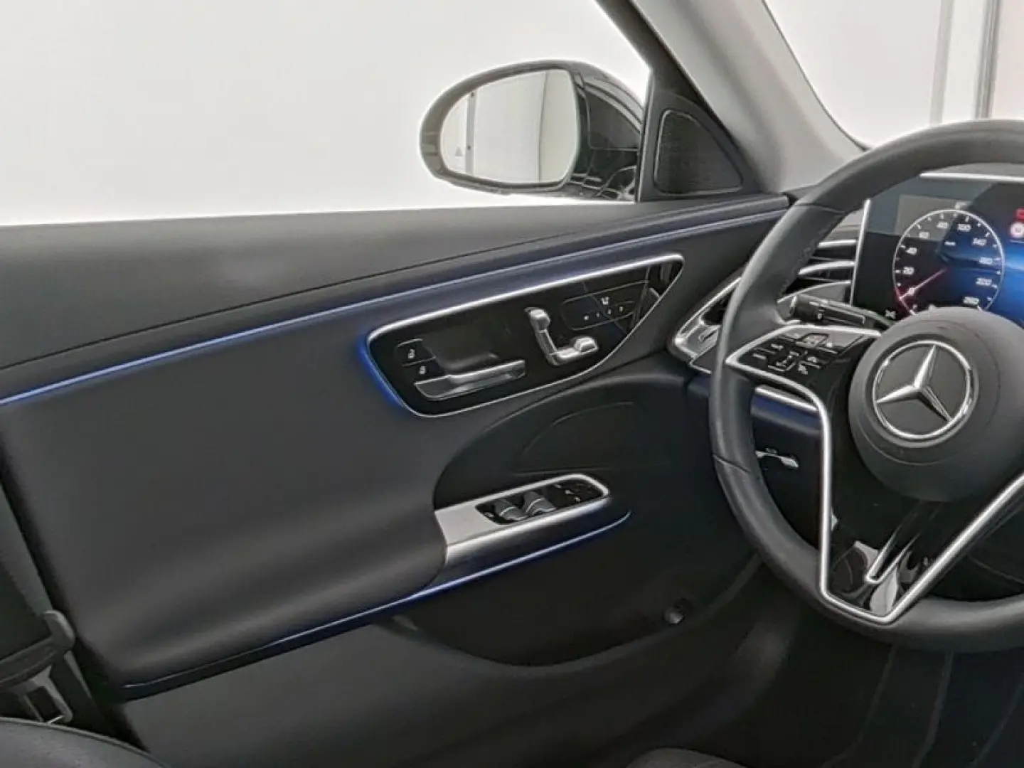 E 220 d AVANTGARDE DISTRONIC MEMORY 360° PDC SHZ