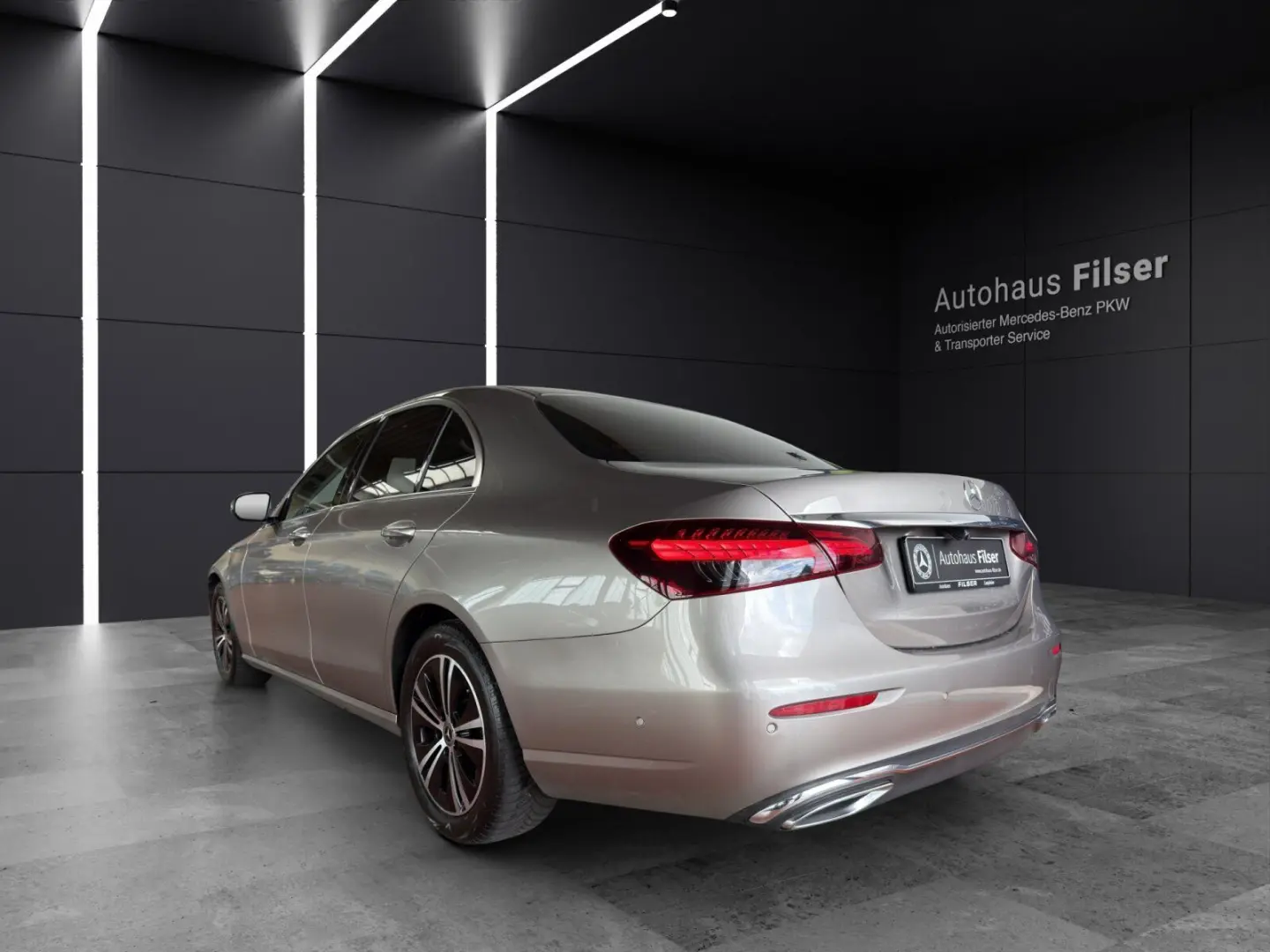 E 200*Avantgarde*Carplay*Distronic* Standh.*AHK*