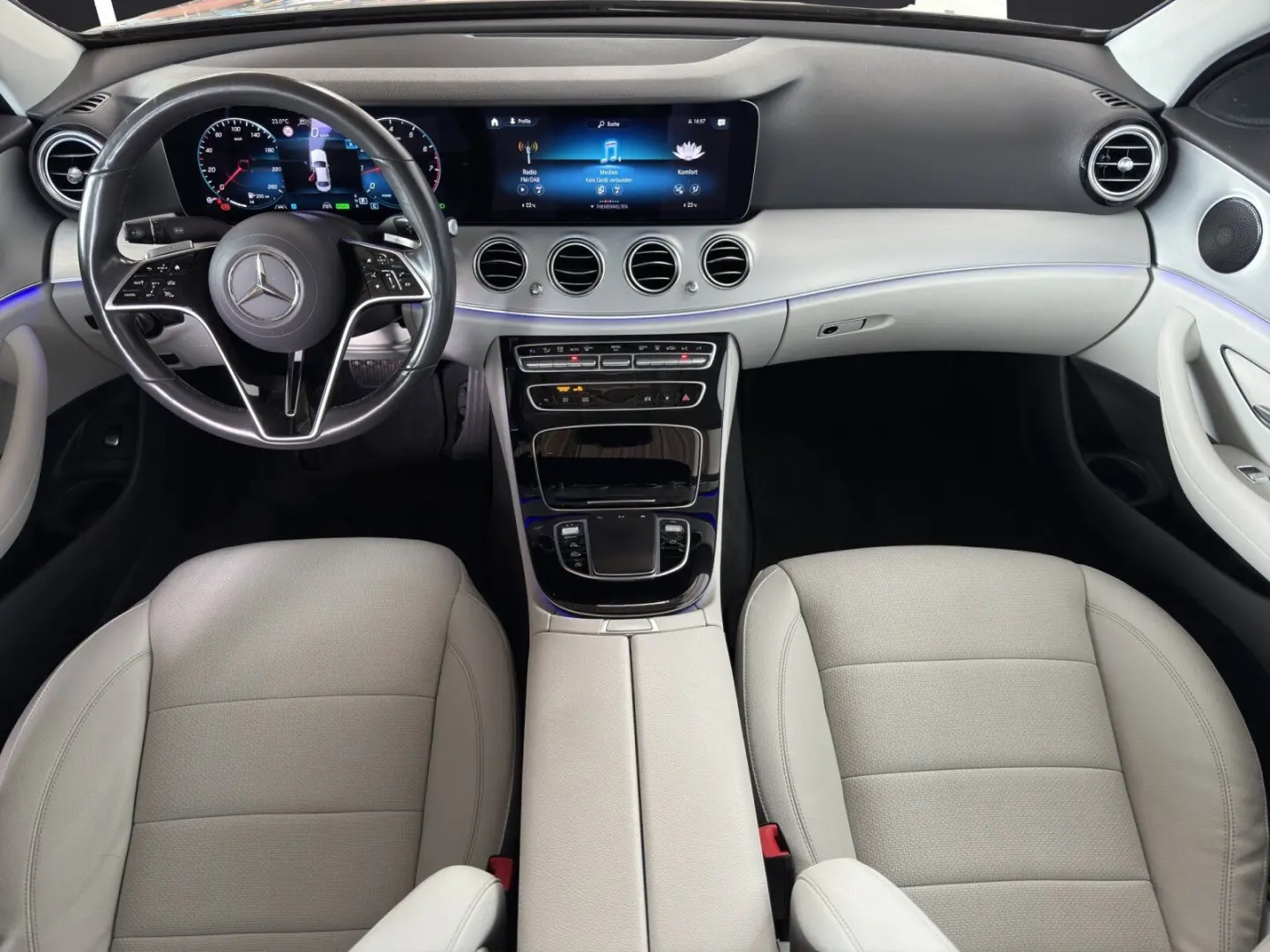E 200*Avantgarde*Carplay*Distronic* Standh.*AHK*