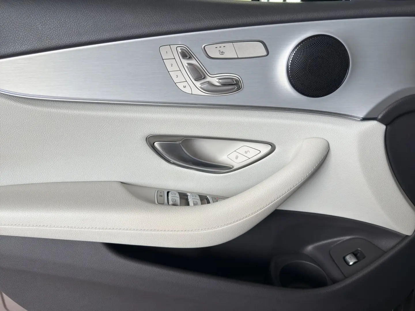 E 200*Avantgarde*Carplay*Distronic* Standh.*AHK*