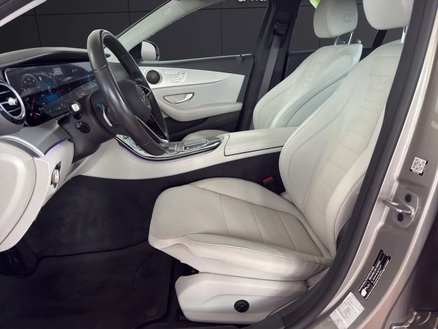 E 200*Avantgarde*Carplay*Distronic* Standh.*AHK*
