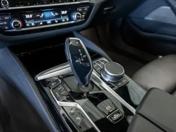 545e xDrive M-Sport LED FACEL. ACC W-LAN NAVI